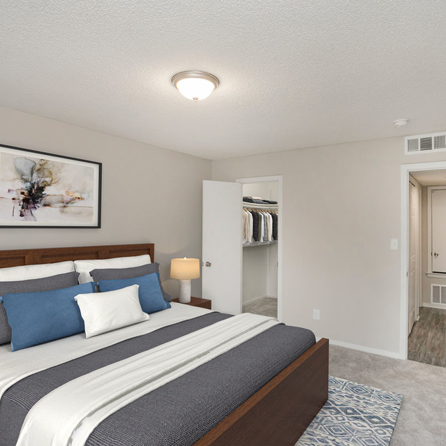 The View at Shelby Farms - Bedroom with Small Dressing Room