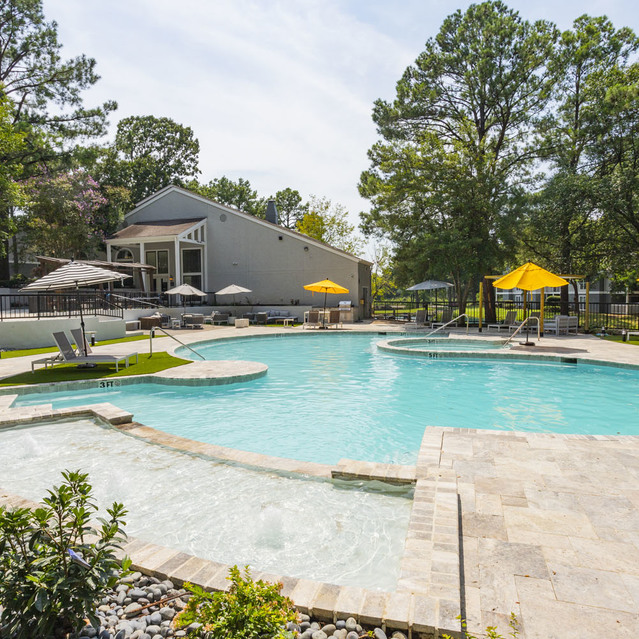 The View at Shelby Farms - Poolside Area