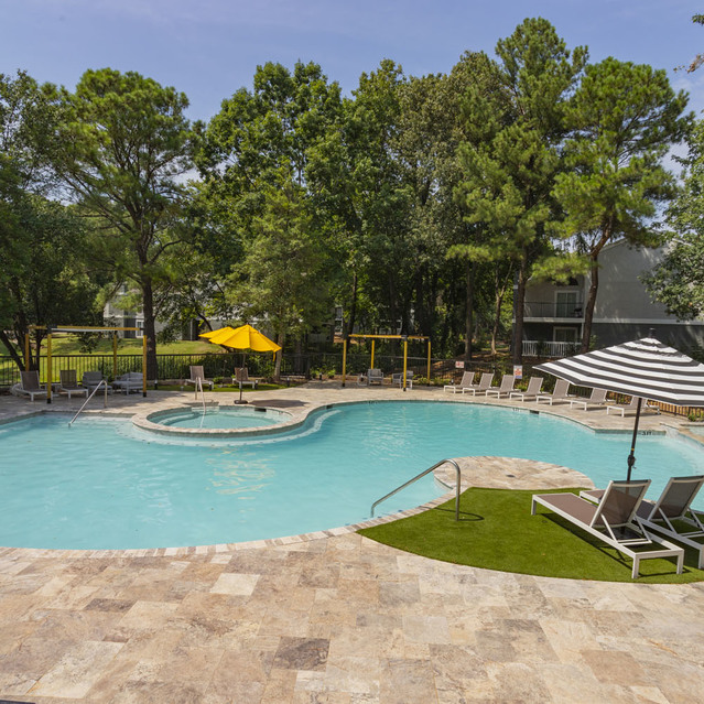 The View at Shelby Farms - Swimming Pool with Kids Pool